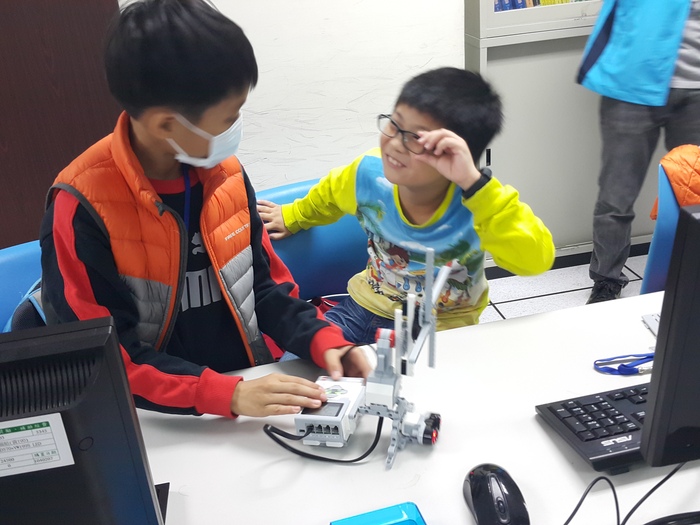 105.11.27 LEGO體驗營活動照片圖片