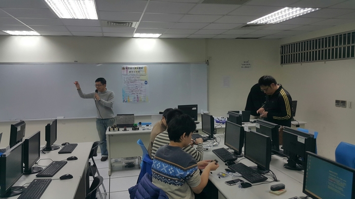 106.12.29 微型晶片與物聯網工作坊圖片