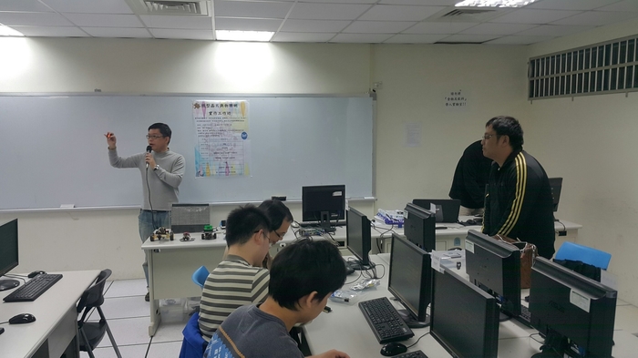 106.12.29 微型晶片與物聯網工作坊圖片