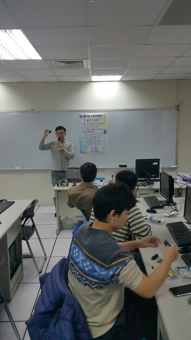 106.12.29 微型晶片與物聯網工作坊圖片