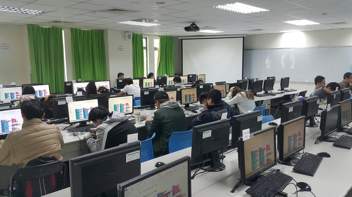 106.12.29 微型晶片與物聯網工作坊圖片