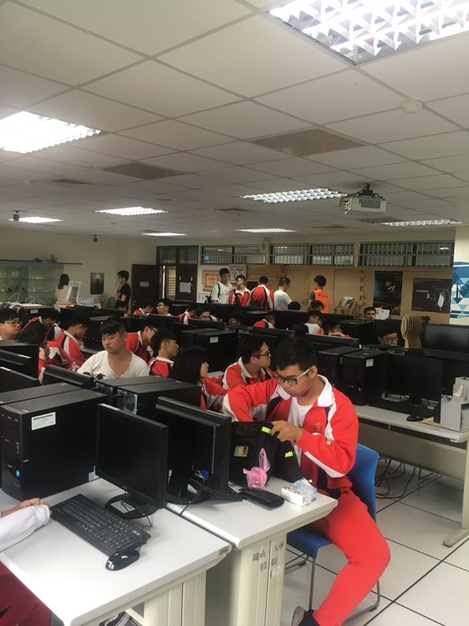 1080530-啟英高中來校參訪圖片