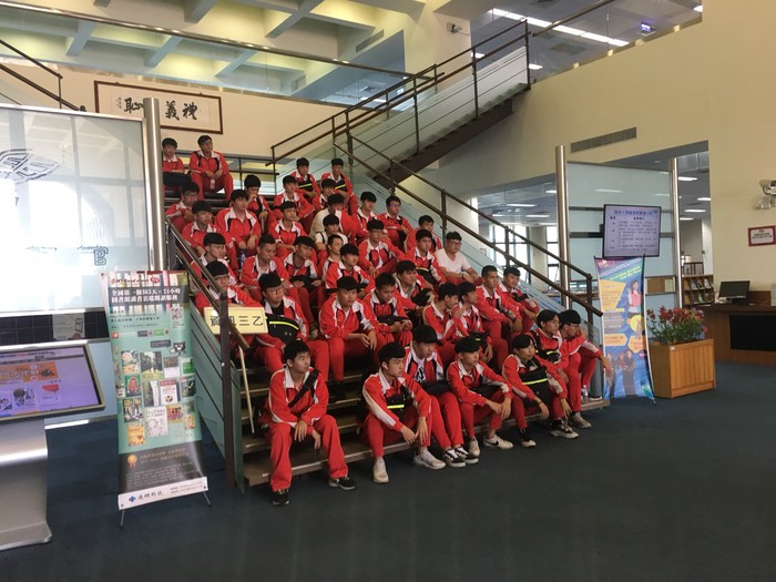 1080530-啟英高中來校參訪圖片