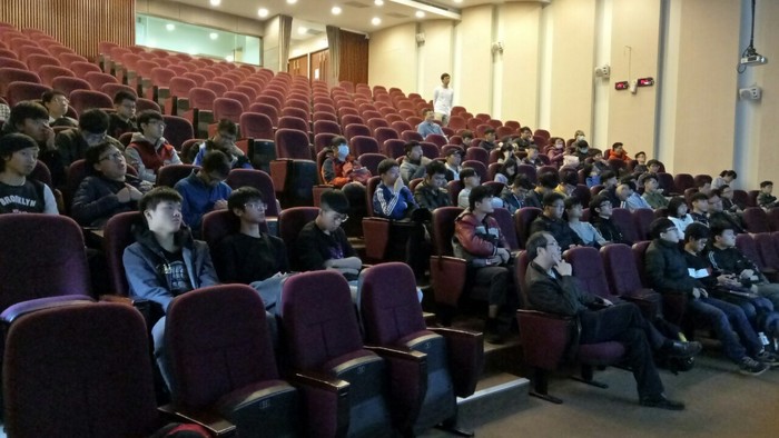 1081210-資訊人的未來與發展圖片