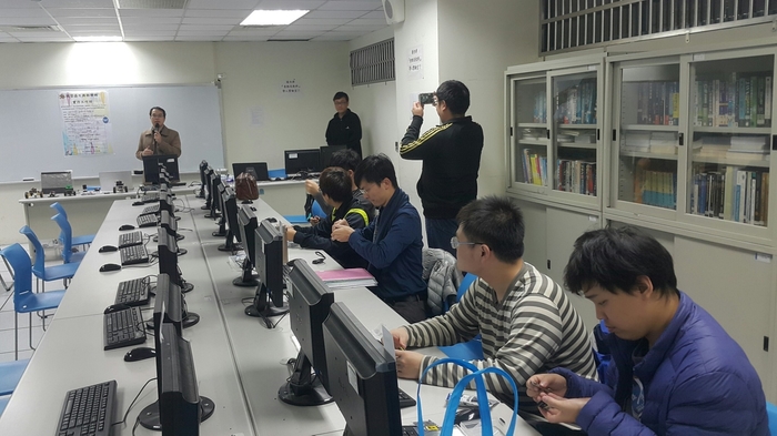 1061229-微型晶片與物聯網工作坊圖片