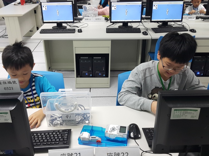105.12.04LEGO體驗營活動照片圖片
