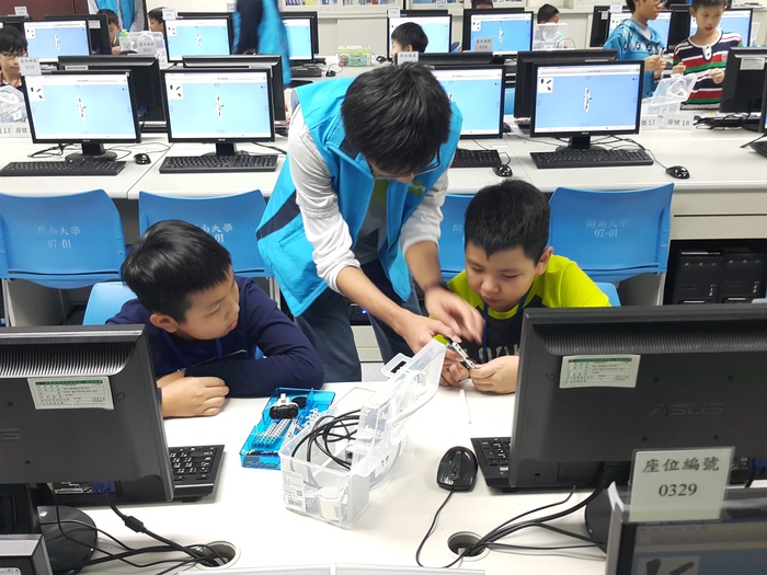 105.12.04LEGO體驗營活動照片圖片