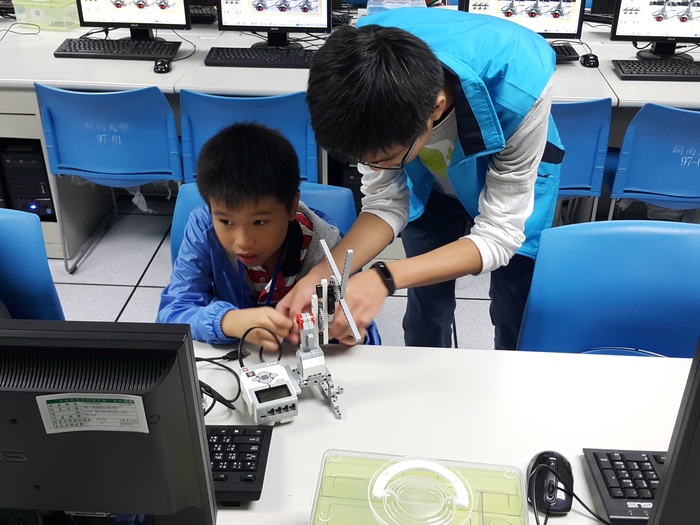 105.12.04LEGO體驗營活動照片圖片