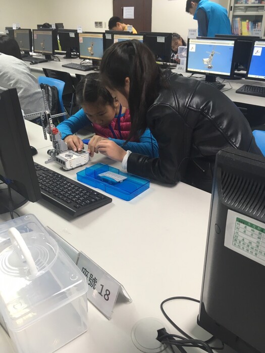 105.12.11LEGO體驗營活動照片圖片